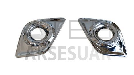 7e0a4f883482ea5416ee2e994f7789fa.jpg TOYOTA HILUX REVO 2016-2019 ÖN SİS KAPAĞI KROM - Görsel 1